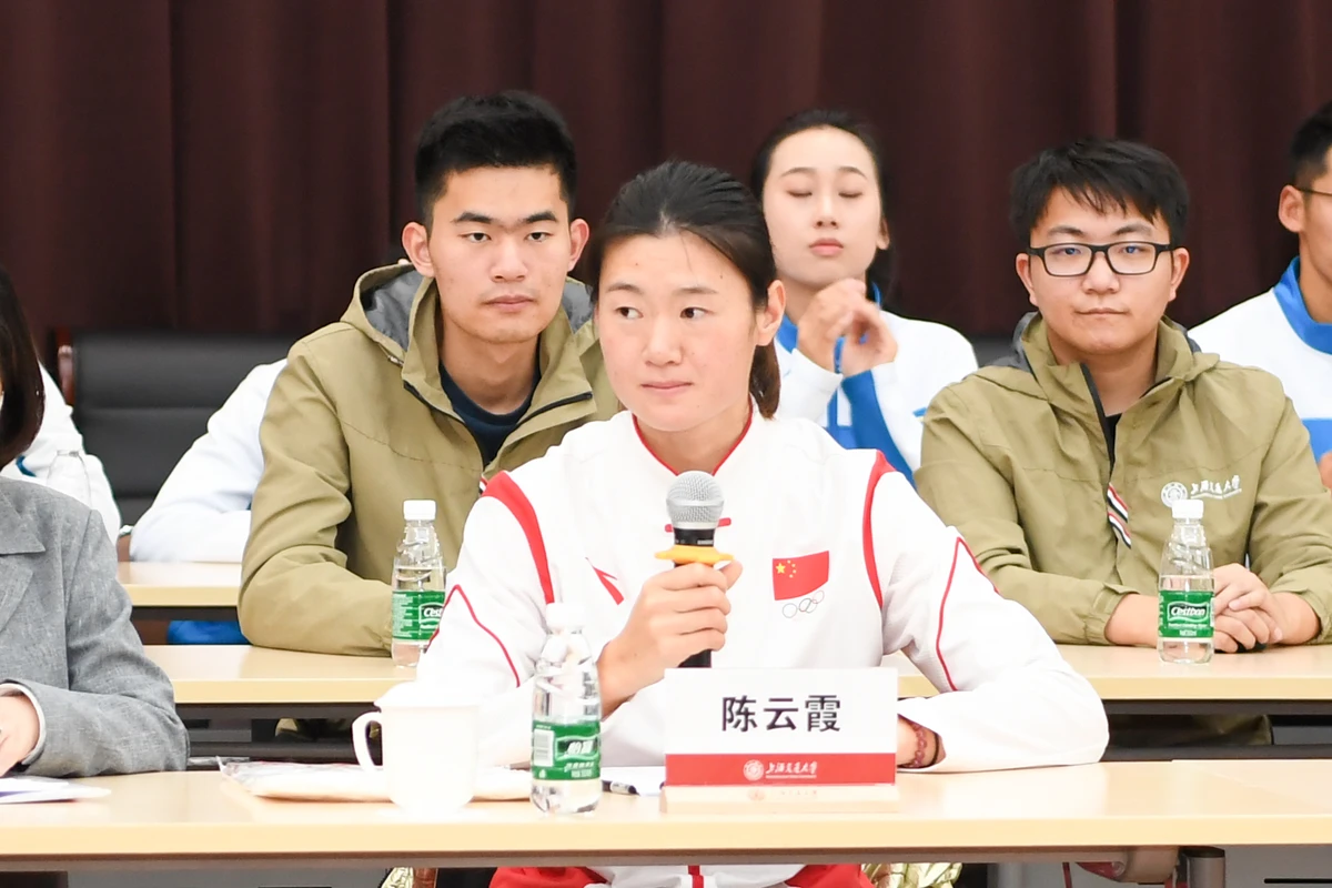 小学生如何开始学习篮球接球技巧?_2